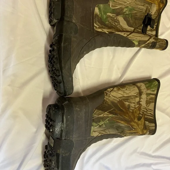 Sturdy Camo Steel Shank Boots - Picture 5 of 11